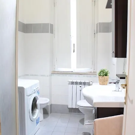 Re Di Roma/cozy Flat For Six Persons Апартаменты Рим